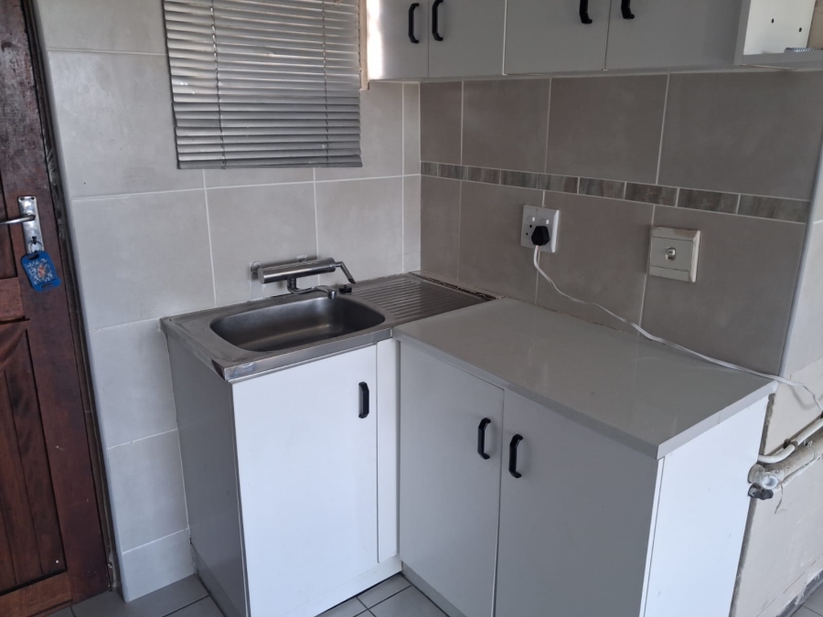 To Let 2 Bedroom Property for Rent in Amalinda Eastern Cape